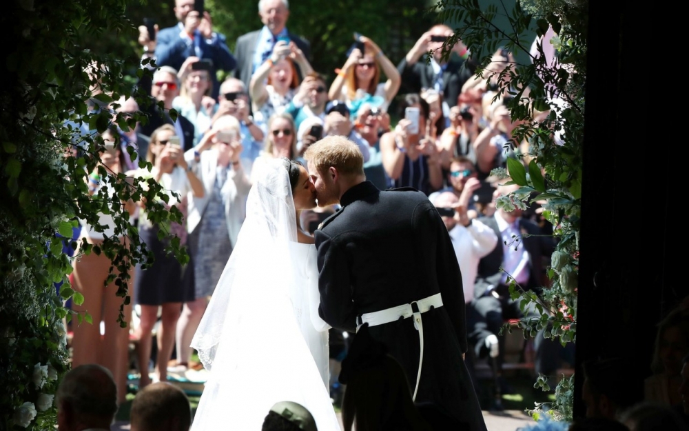 Millions tune in as Prince Harry and Meghan Markle tie the knot